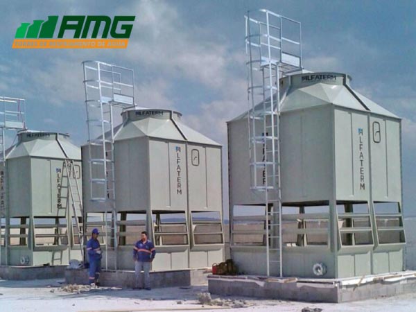 Assembly of water cooling towers model 1070
