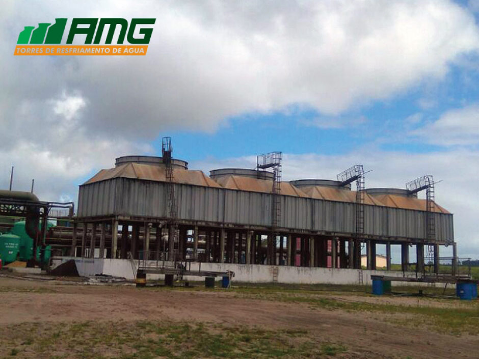 Maintenance services for water cooling towers