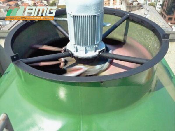 Equilibrio de hélice en torre de enfriamiento de agua