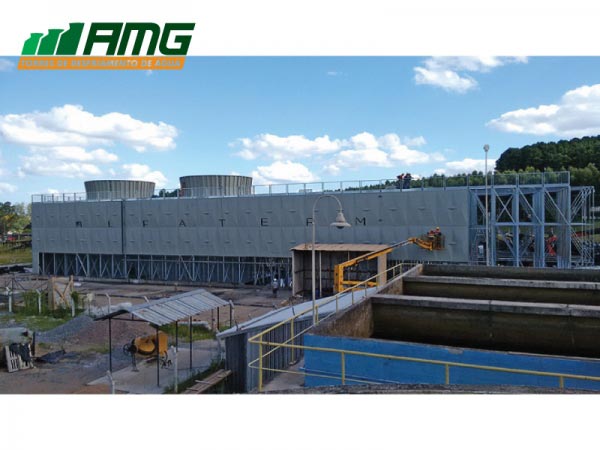 Montaje de torre de enfriamiento de agua Alfaterm modelo EC / 215