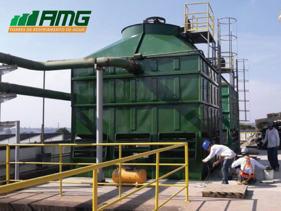 Mantenimiento en torre de enfriamiento de agua por AMG