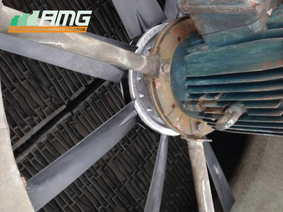 Instalación de rodamientos en motor de torre de refrigeración