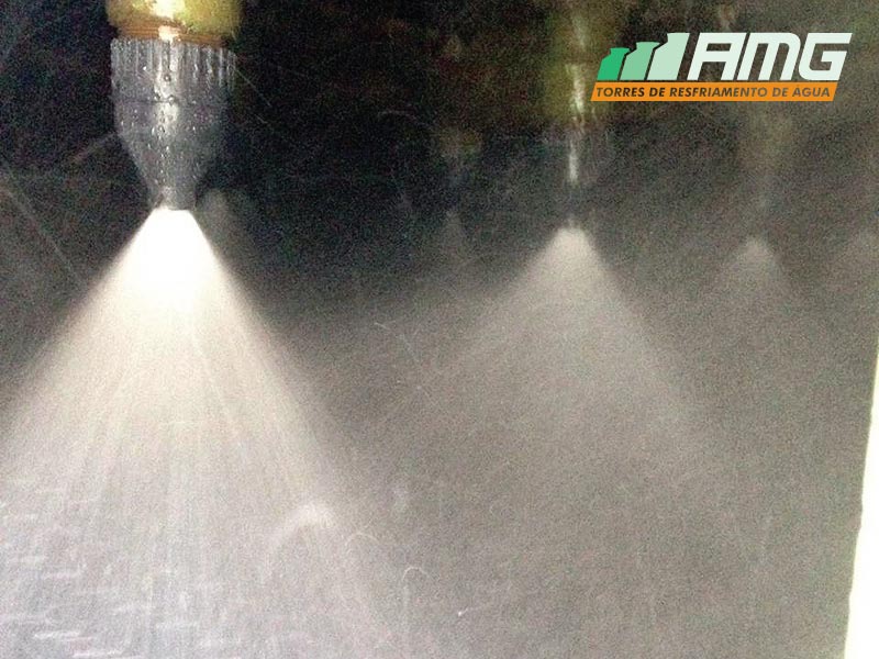 Substituição de bicos aspersores em torre de resfriamento em São Paulo - SP